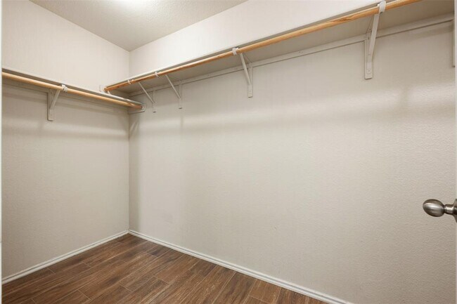 Building Photo - 208 Plata Ln