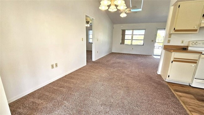 Building Photo - 6462 Mechler St