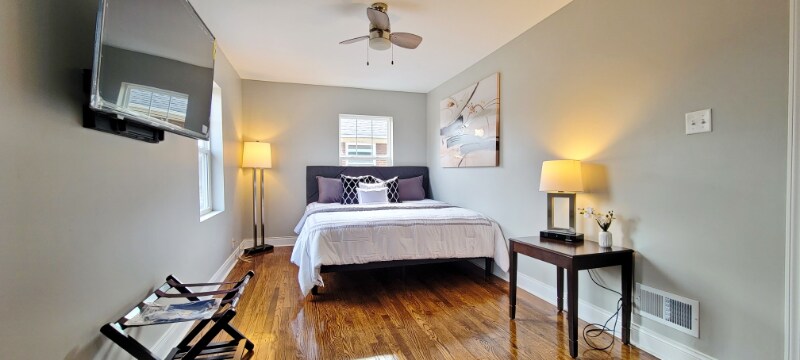 Building Photo - 708 Vermont St