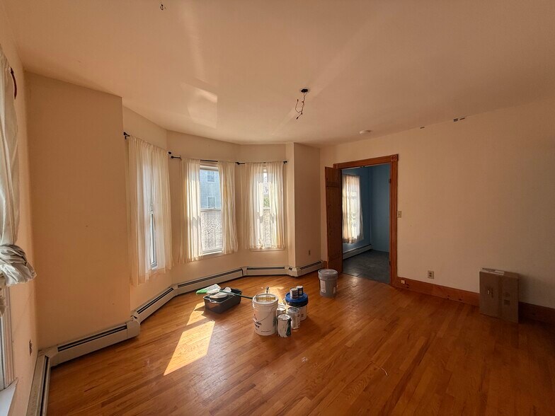 Building Photo - 54 Rossmore Rd