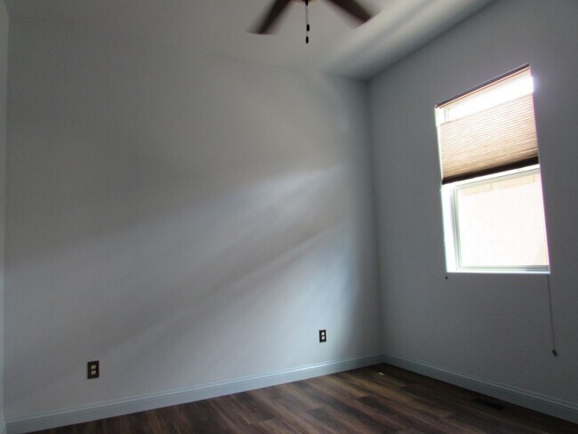 Building Photo - 2096 Two Wood Dr