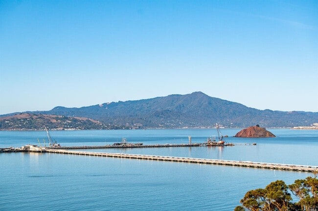 Building Photo - 245 Water St