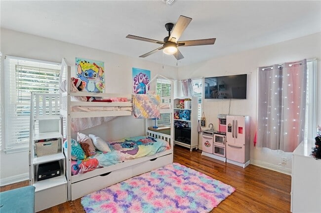 Building Photo - 4047 W Vanderbilt Dr