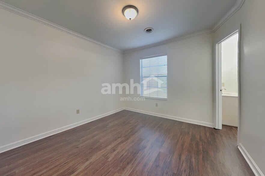 Building Photo - 10225 Highgate Cir