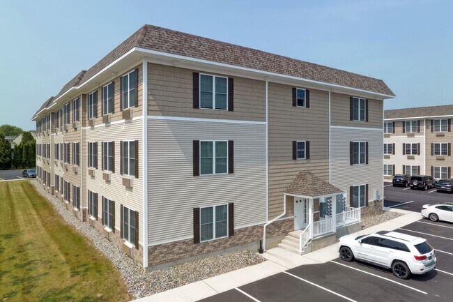 Building Photo - 114 Riverside Dr