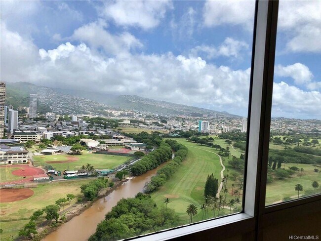 Building Photo - 2211 Ala Wai Blvd