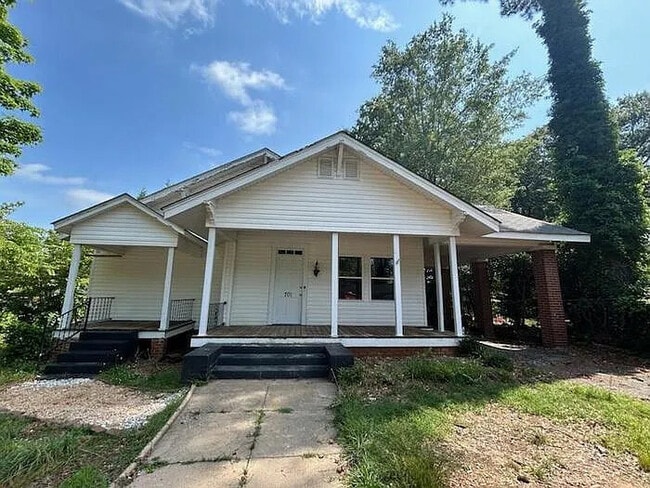 Primary Photo - 3 Bedroom 2 Bathroom