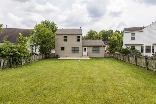 Building Photo - 1032 Pebble Brook Dr