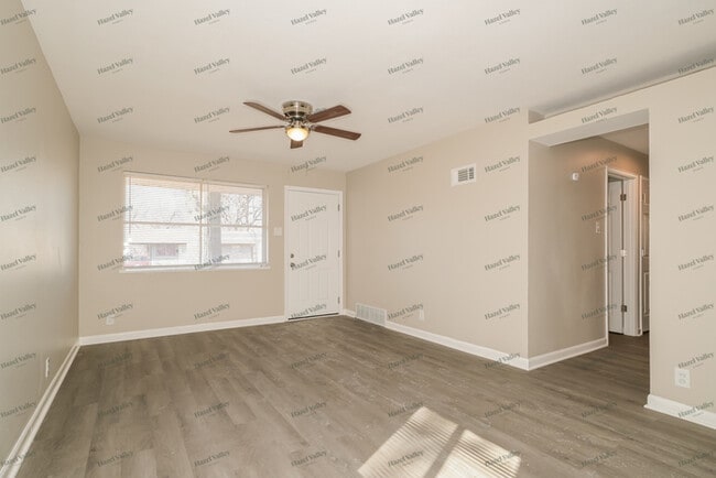 Building Photo - 10712 Spring Garden Dr