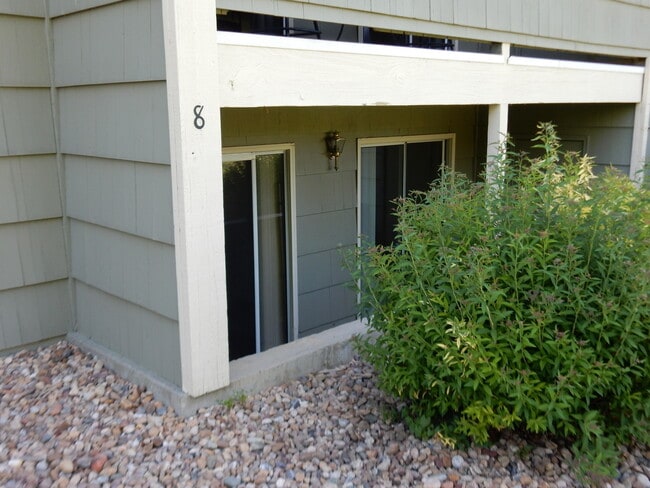 Building Photo - Charming 2 bed/ 2 bath condominium located in Gunbarrel's Hunter Creek. Next to beautiful park!