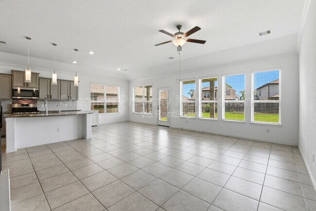Building Photo - 1618 Rosedale Dr