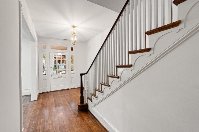 Building Photo - 2814 Bellevue Terrace NW