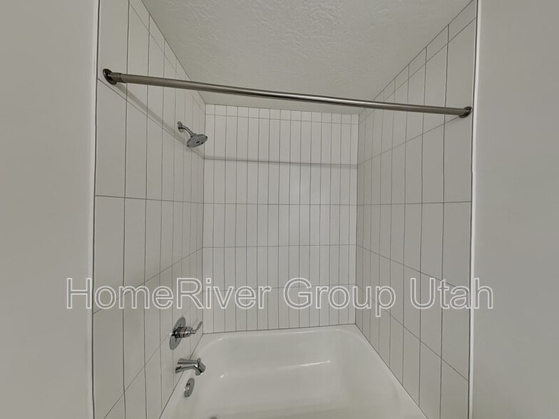 Building Photo - 3461 Peebles Ct