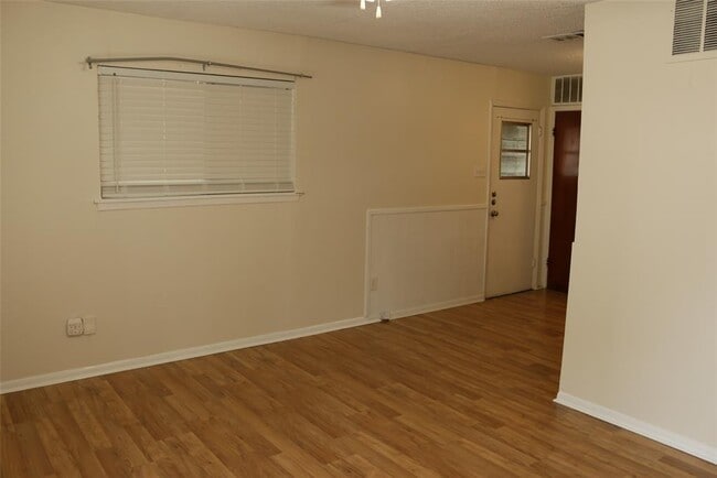 Building Photo - 2713 St Edwards Cir