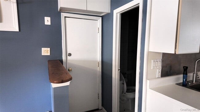 Building Photo - 3249 Barkley Ave