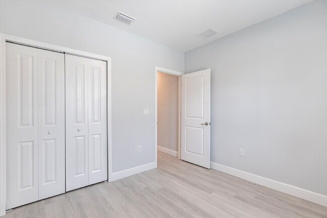 Building Photo - BRAND NEW Construction, 3 bed / 2 bath Ren...