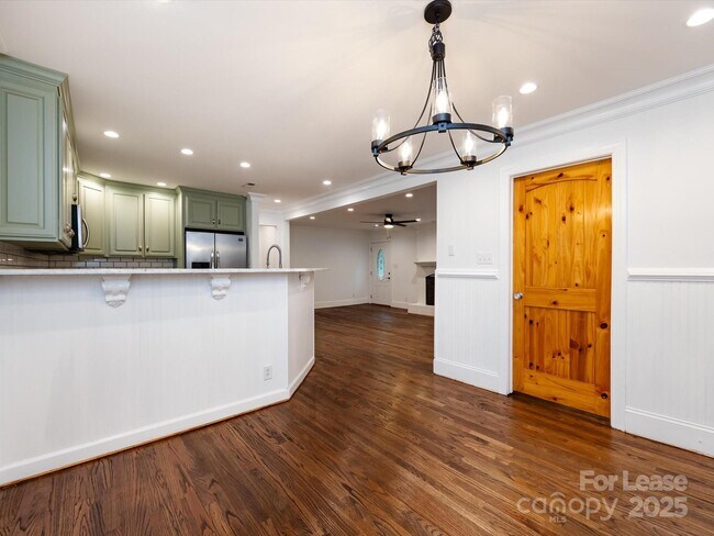 Building Photo - 3109 Forest Lawn Dr