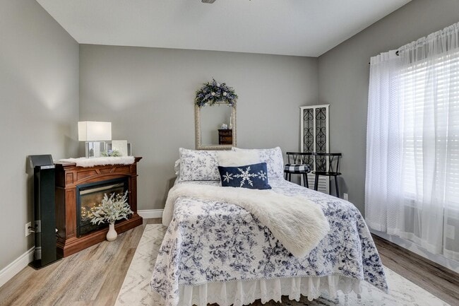 Building Photo - UNIT NOW AVAILABLE ! ! 2-BEDROOM 2-BATH DUPLEXES LOCATED IN NEOSHO! $1295.00