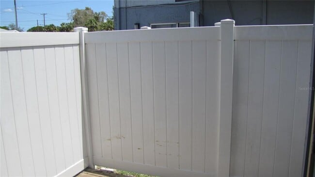 Building Photo - 5116 E Temple Heights Rd