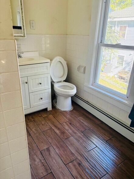 Building Photo - 234 Greenwich Ave