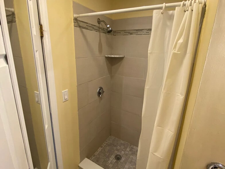 Building Photo - 27 Albion St