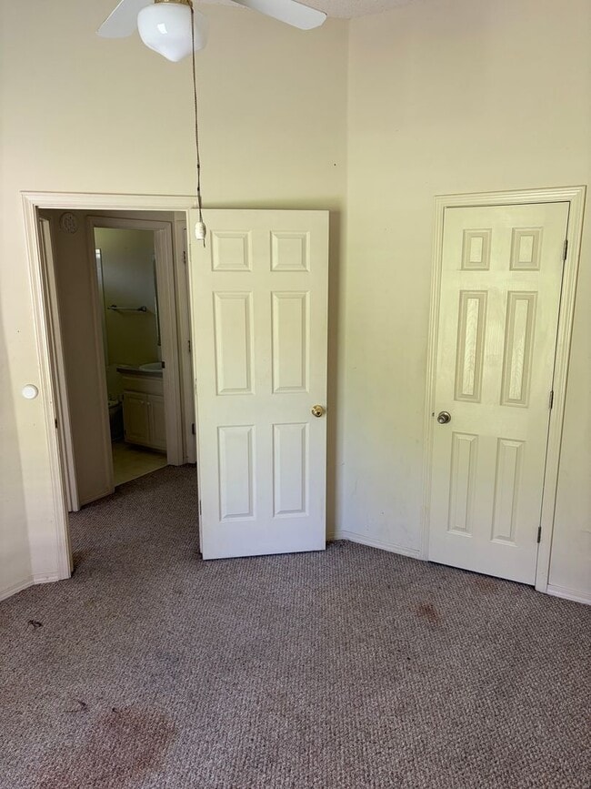 Building Photo - 3 Bedroom and 2 Bathroom House