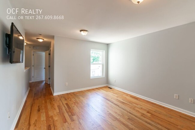 Building Photo - Four Bedroom Apartment near Temple University