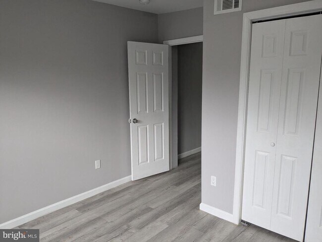 Building Photo - 178 W Hanover St