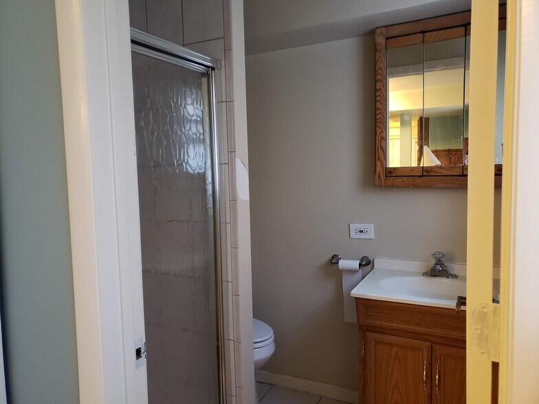 Building Photo - 1748 W Newport Ave