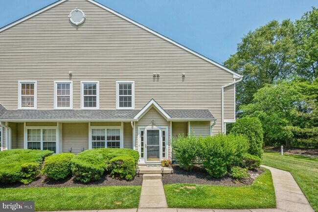 Building Photo - 1205 Delancey Way
