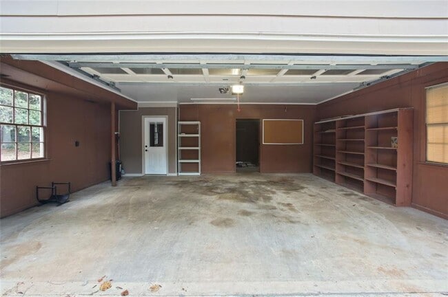 Building Photo - 461 Village Green Ct SW