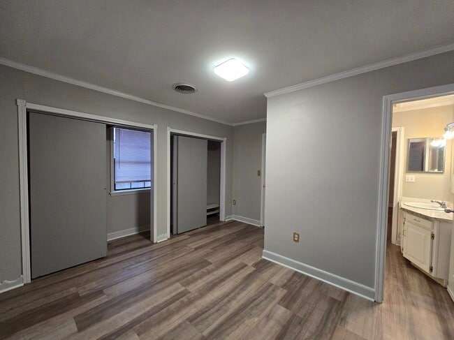 Building Photo - 2370 Wedgefield Rd