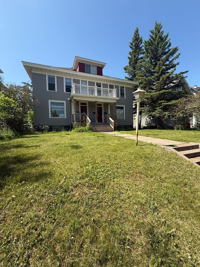 Primary Photo - 2107-2107 E 5th St
