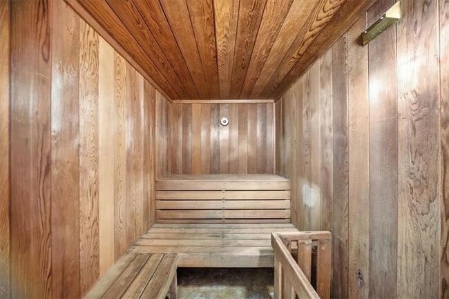 Building Photo - 530 Matterhorn Way