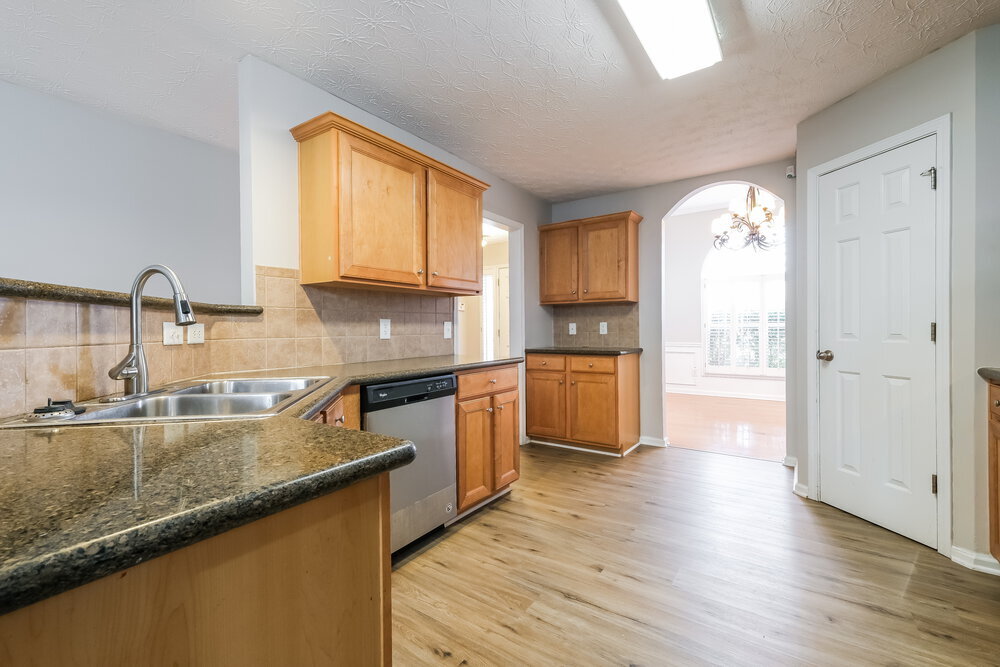 Building Photo - 111 Village Dr