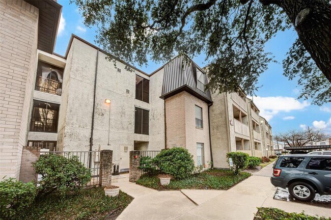 Building Photo - 8433 Hearth Dr
