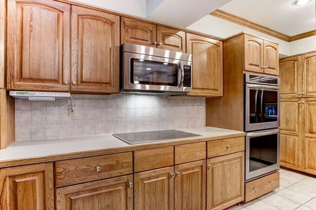 Building Photo - 4 Bedroom Home in Westerville