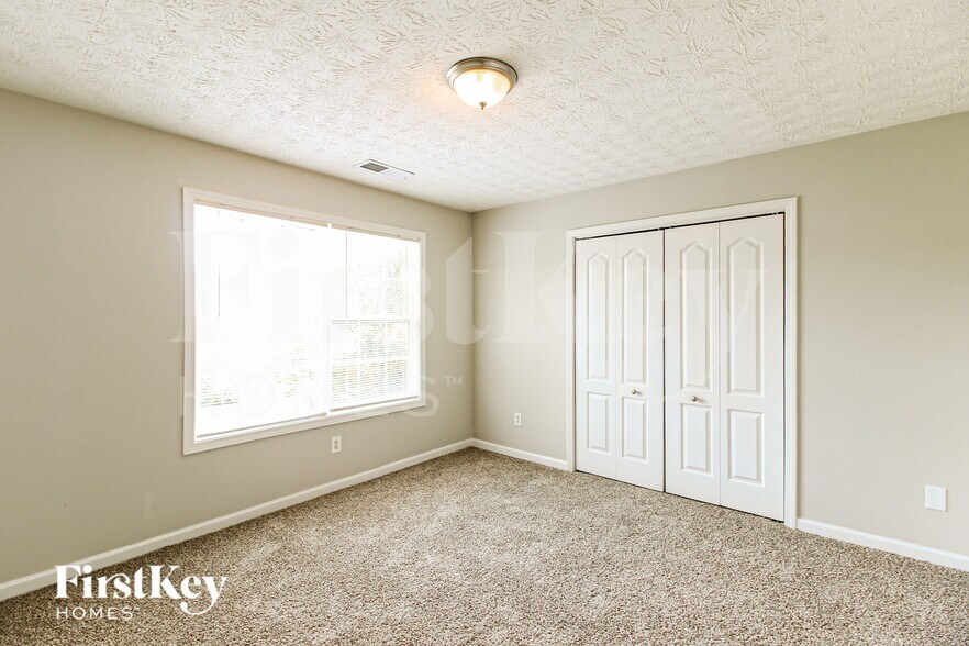 Building Photo - 6108 Ruth St SW