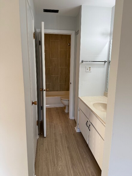 Building Photo - 1735 Harrow Ct