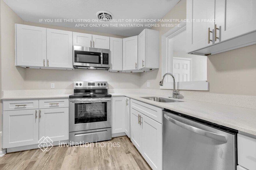 Building Photo - 6613 Shady Oak Dr