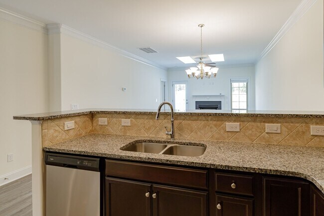Building Photo - Brand new Luxurious 3 bedroom 3 bath + LOFT townhouse in Stone Gate community High Point. Master ...