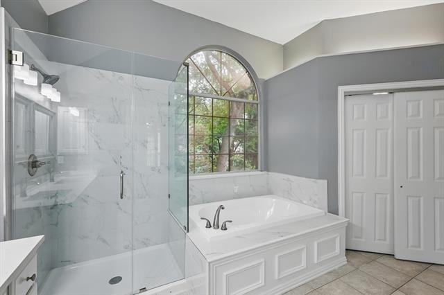 Building Photo - 4204 Crescent Dr