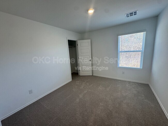 Building Photo - 3901 Dutch Ln