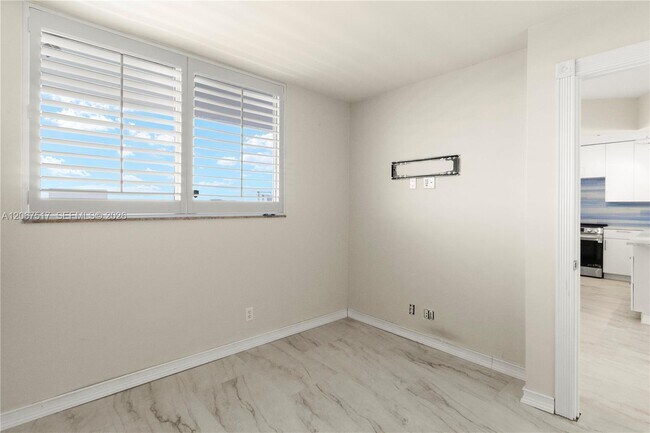 Building Photo - 3703 NE 166th St