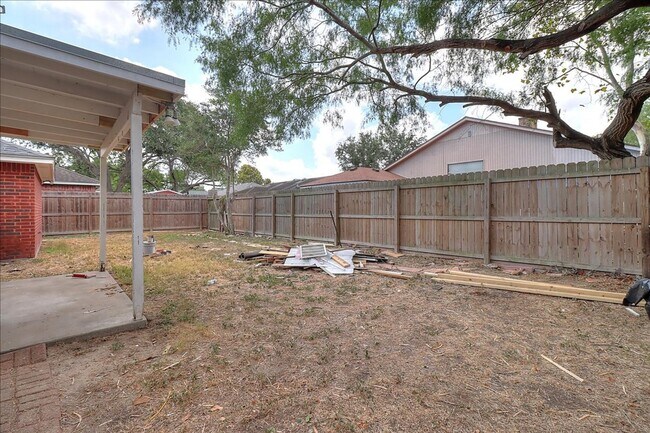 Building Photo - 6405 Clairfield St