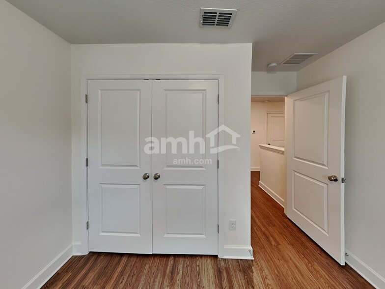 Building Photo - 8553 Highfield Ave
