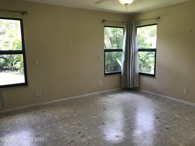 Building Photo - 136 Atlantic Dr