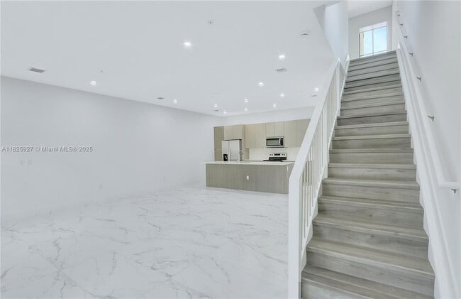 Building Photo - 4226 NE 7th Terrace