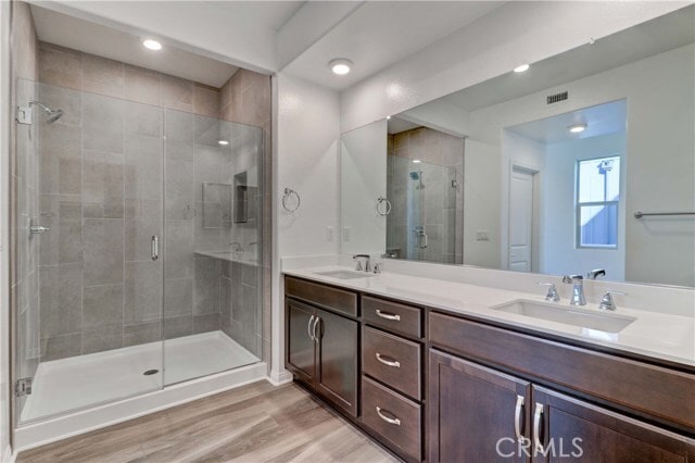 Building Photo - 130 Spectacle