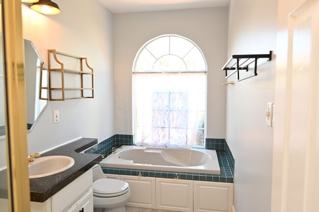 Building Photo - Nice Willow Glen Bungalow, Pet Friendly, 2...